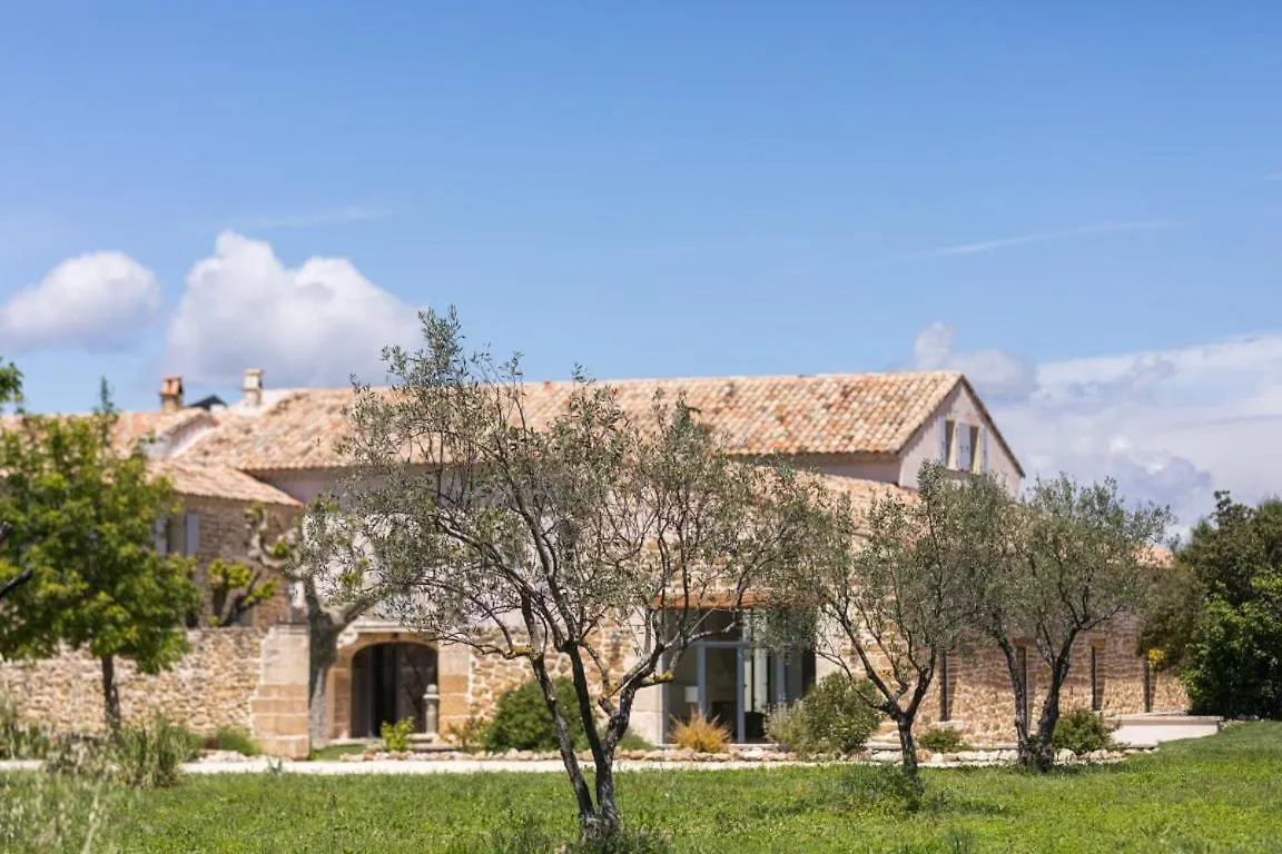 Domaine De La Calamande Grillon 0*,