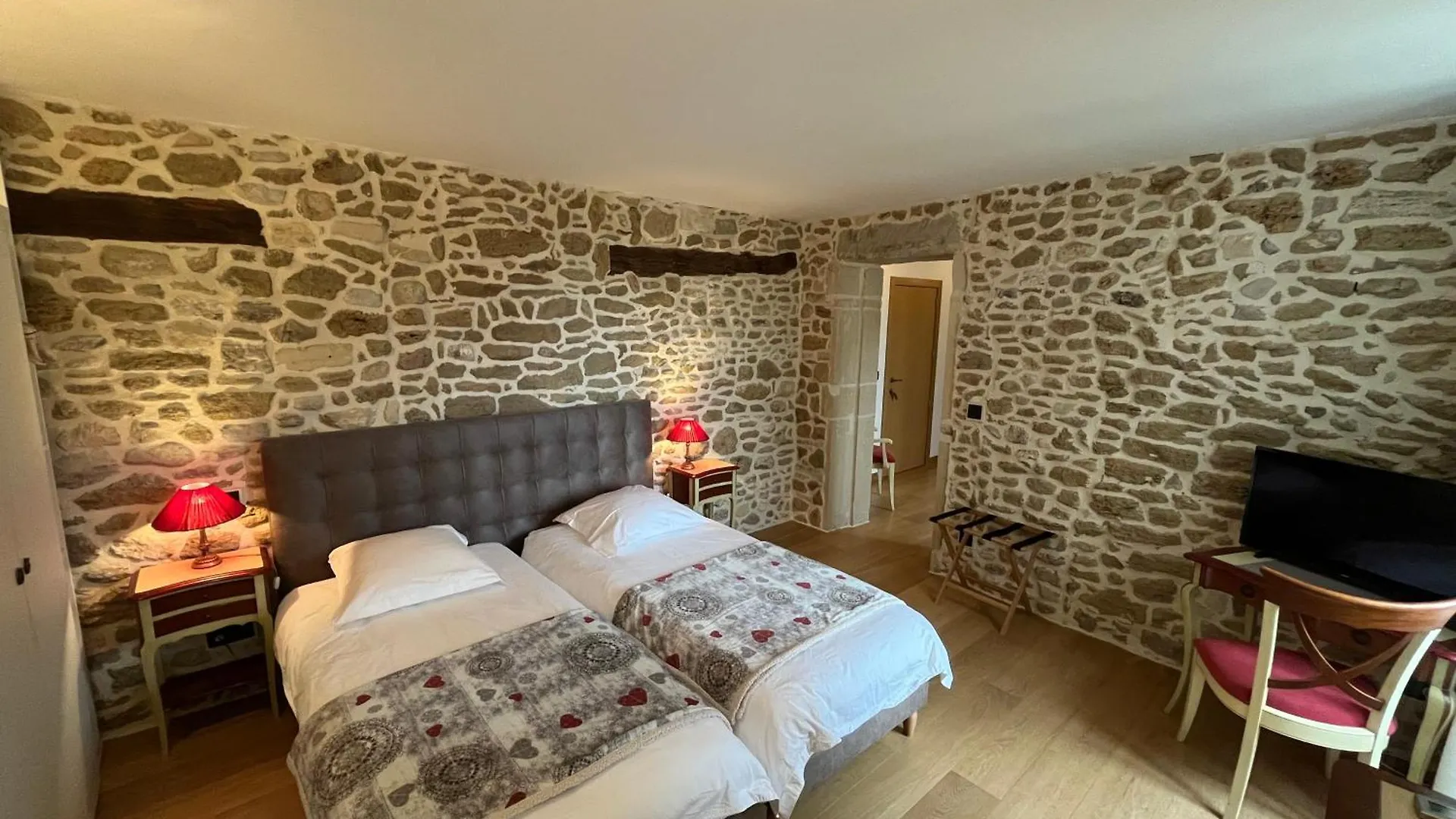 Domaine De La Calamande Grillon Guest house