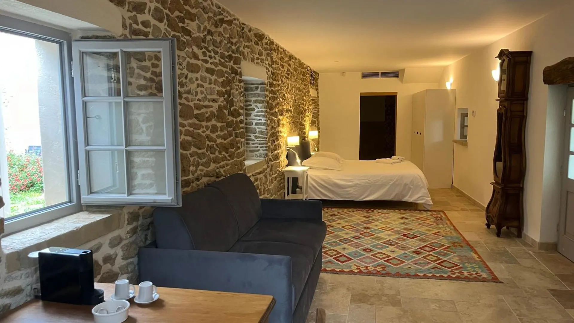 Domaine De La Calamande Grillon Guest house